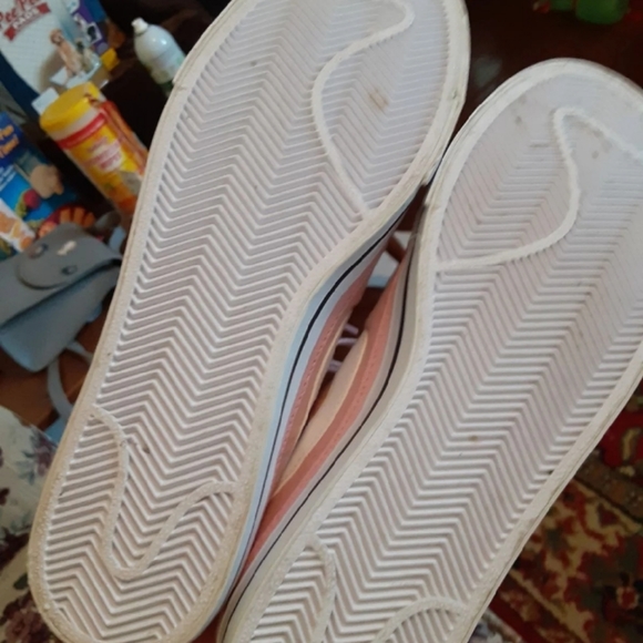 Nike canvas sneaker pink size 9 - Picture 2 of 9